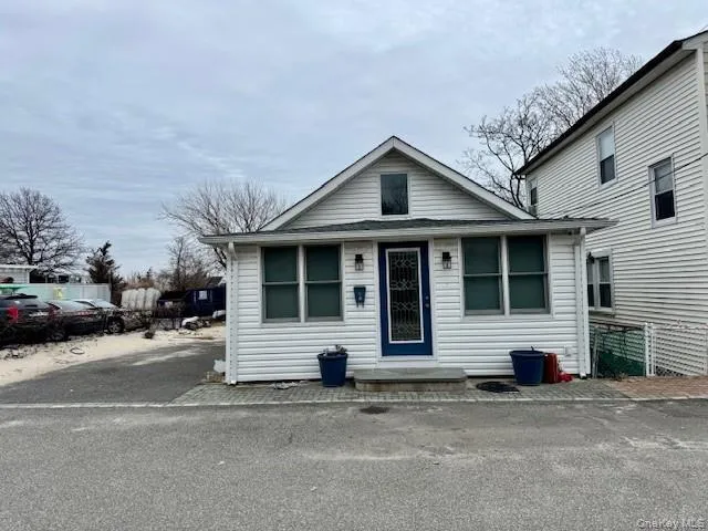 9 Greenwich Avenue, Oyster Bay, NY, 1 Bedroom Bedrooms, 2 Rooms Rooms,1 BathroomBathrooms,Residential Lease,For Rent,Greenwich,0,973117 9 Greenwich Avenue, Oyster Bay, NY, 1 Bedroom Bedrooms, 2 Rooms Rooms,1 BathroomBathrooms,Residential Lease,For Rent,Greenwich,0,973117