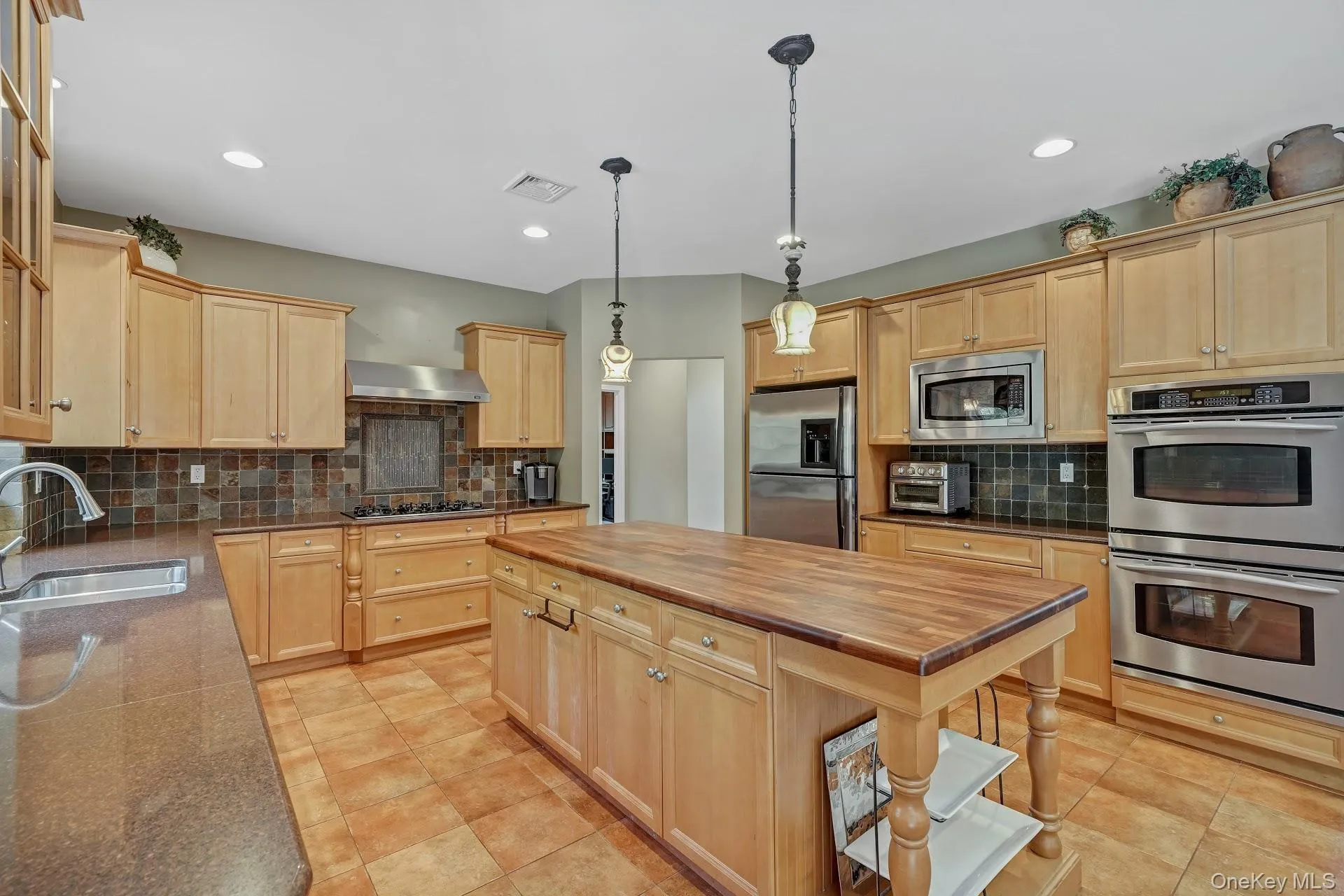 24 Charnwood Drive, Ramapo, NY, 5 Bedrooms Bedrooms, 15 Rooms Rooms,4 BathroomsBathrooms,Residential Lease,For Rent,Charnwood,0,973118 24 Charnwood Drive, Ramapo, NY, 5 Bedrooms Bedrooms, 15 Rooms Rooms,4 BathroomsBathrooms,Residential Lease,For Rent,Charnwood,0,973118