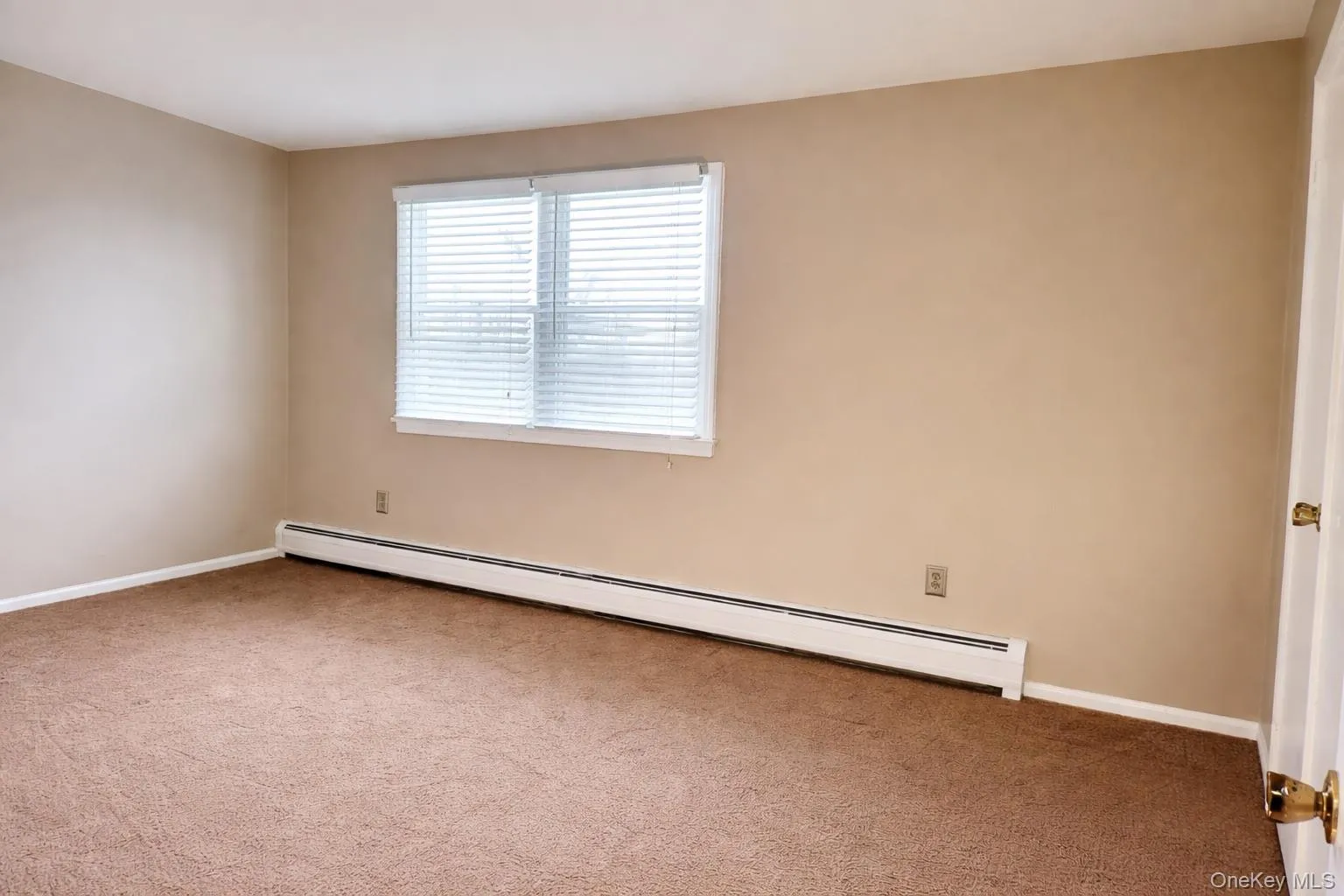 6 Maple Avenue, Goshen, NY, 2 Bedrooms Bedrooms, 5 Rooms Rooms,1 BathroomBathrooms,Residential Lease,For Rent,Maple,0,973129 6 Maple Avenue, Goshen, NY, 2 Bedrooms Bedrooms, 5 Rooms Rooms,1 BathroomBathrooms,Residential Lease,For Rent,Maple,0,973129