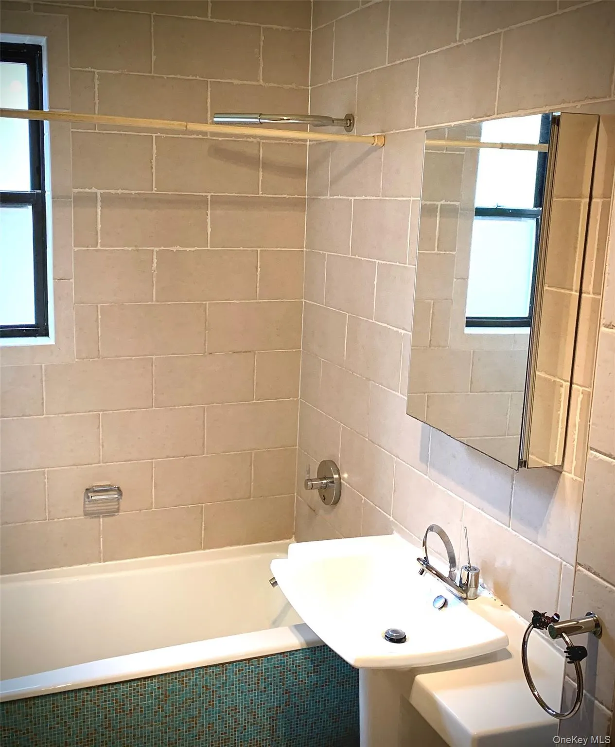 7320 Austin Street, New York, NY, 2 Bedrooms Bedrooms, 5 Rooms Rooms,1 BathroomBathrooms,Residential Lease,For Rent,Austin,0,973130 7320 Austin Street, New York, NY, 2 Bedrooms Bedrooms, 5 Rooms Rooms,1 BathroomBathrooms,Residential Lease,For Rent,Austin,0,973130