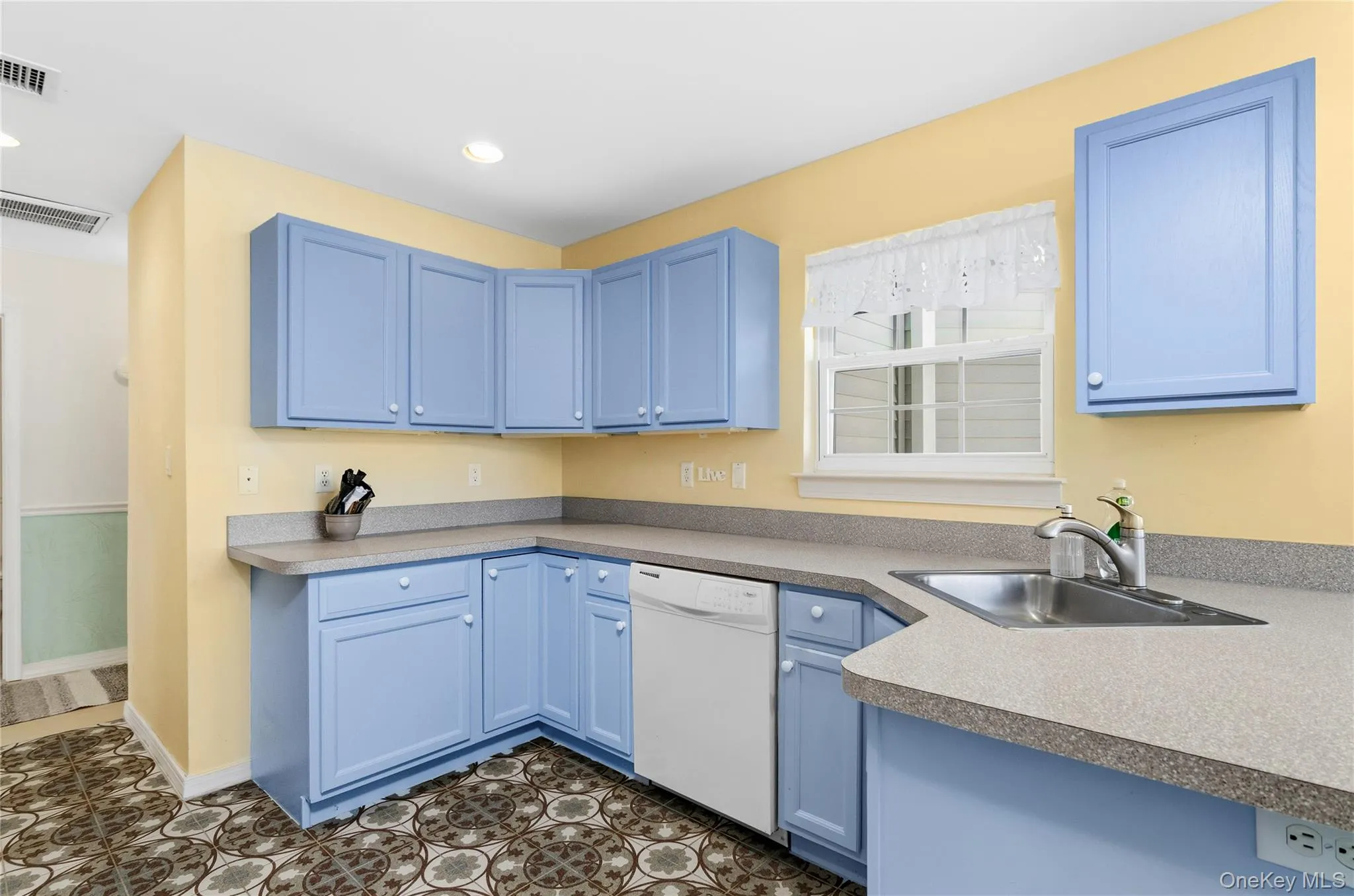 3006 Amen Corner, Riverhead, NY, 2 Bedrooms Bedrooms, 6 Rooms Rooms,2 BathroomsBathrooms,Residential,For Rent,Amen,0,973137 3006 Amen Corner, Riverhead, NY, 2 Bedrooms Bedrooms, 6 Rooms Rooms,2 BathroomsBathrooms,Residential,For Rent,Amen,0,973137