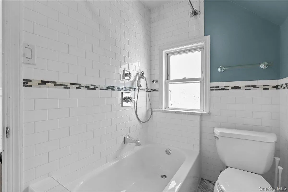 7 Oak Avenue, Eastchester, NY, 2 Bedrooms Bedrooms, 3 Rooms Rooms,1 BathroomBathrooms,Residential Lease,For Rent,Oak,0,973154 7 Oak Avenue, Eastchester, NY, 2 Bedrooms Bedrooms, 3 Rooms Rooms,1 BathroomBathrooms,Residential Lease,For Rent,Oak,0,973154