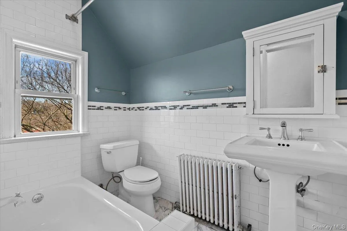 7 Oak Avenue, Eastchester, NY, 2 Bedrooms Bedrooms, 3 Rooms Rooms,1 BathroomBathrooms,Residential Lease,For Rent,Oak,0,973154 7 Oak Avenue, Eastchester, NY, 2 Bedrooms Bedrooms, 3 Rooms Rooms,1 BathroomBathrooms,Residential Lease,For Rent,Oak,0,973154