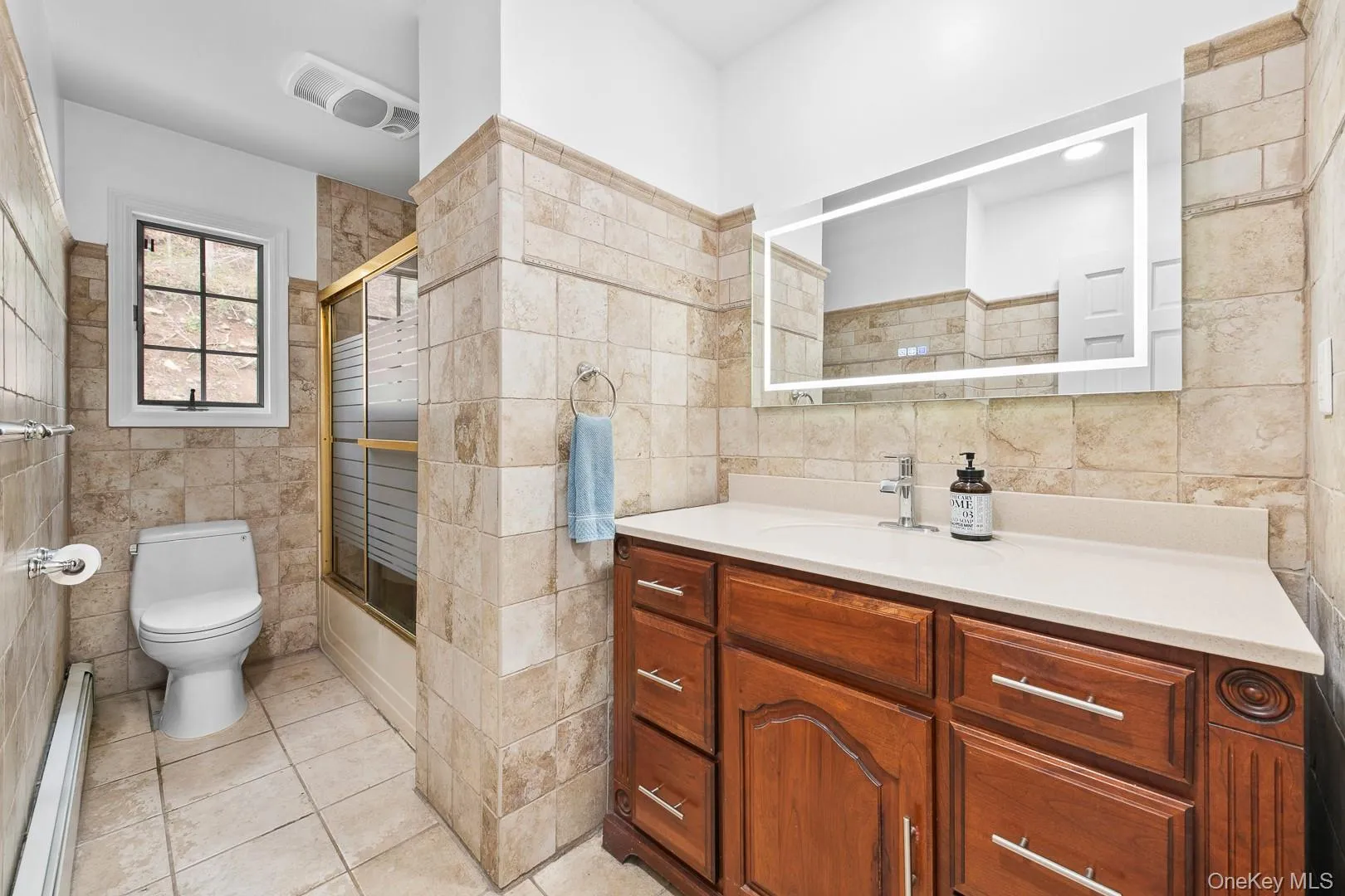 Full Hall Bathroom Full Hall Bathroom