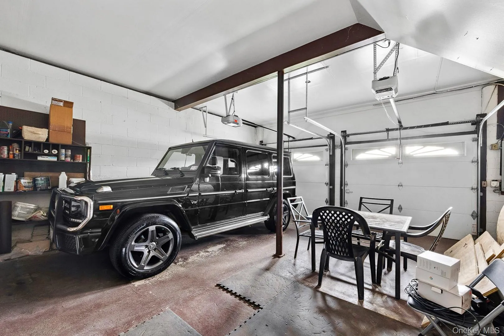 2-Car Garage 2-Car Garage
