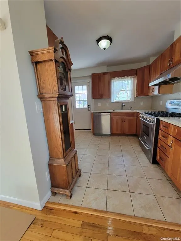 130 Locust Avenue, New Rochelle, NY, 3 Bedrooms Bedrooms, 7 Rooms Rooms,2 BathroomsBathrooms,Residential Lease,For Rent,Locust,0,973195 130 Locust Avenue, New Rochelle, NY, 3 Bedrooms Bedrooms, 7 Rooms Rooms,2 BathroomsBathrooms,Residential Lease,For Rent,Locust,0,973195
