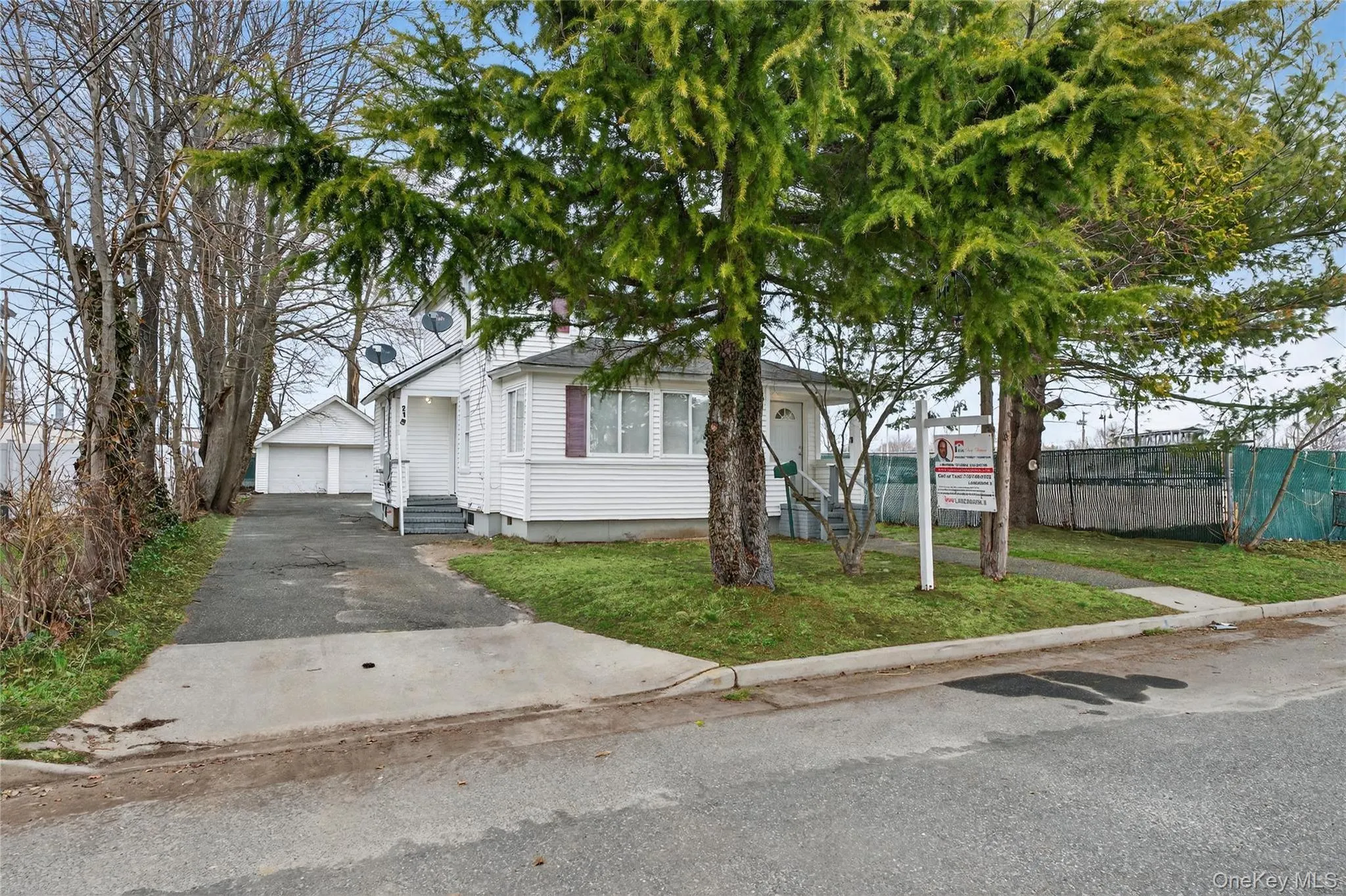 21 Maple Avenue, Brookhaven, NY, 3 Bedrooms Bedrooms, 7 Rooms Rooms,2 BathroomsBathrooms,Residential,For Rent,Maple,0,973219 21 Maple Avenue, Brookhaven, NY, 3 Bedrooms Bedrooms, 7 Rooms Rooms,2 BathroomsBathrooms,Residential,For Rent,Maple,0,973219