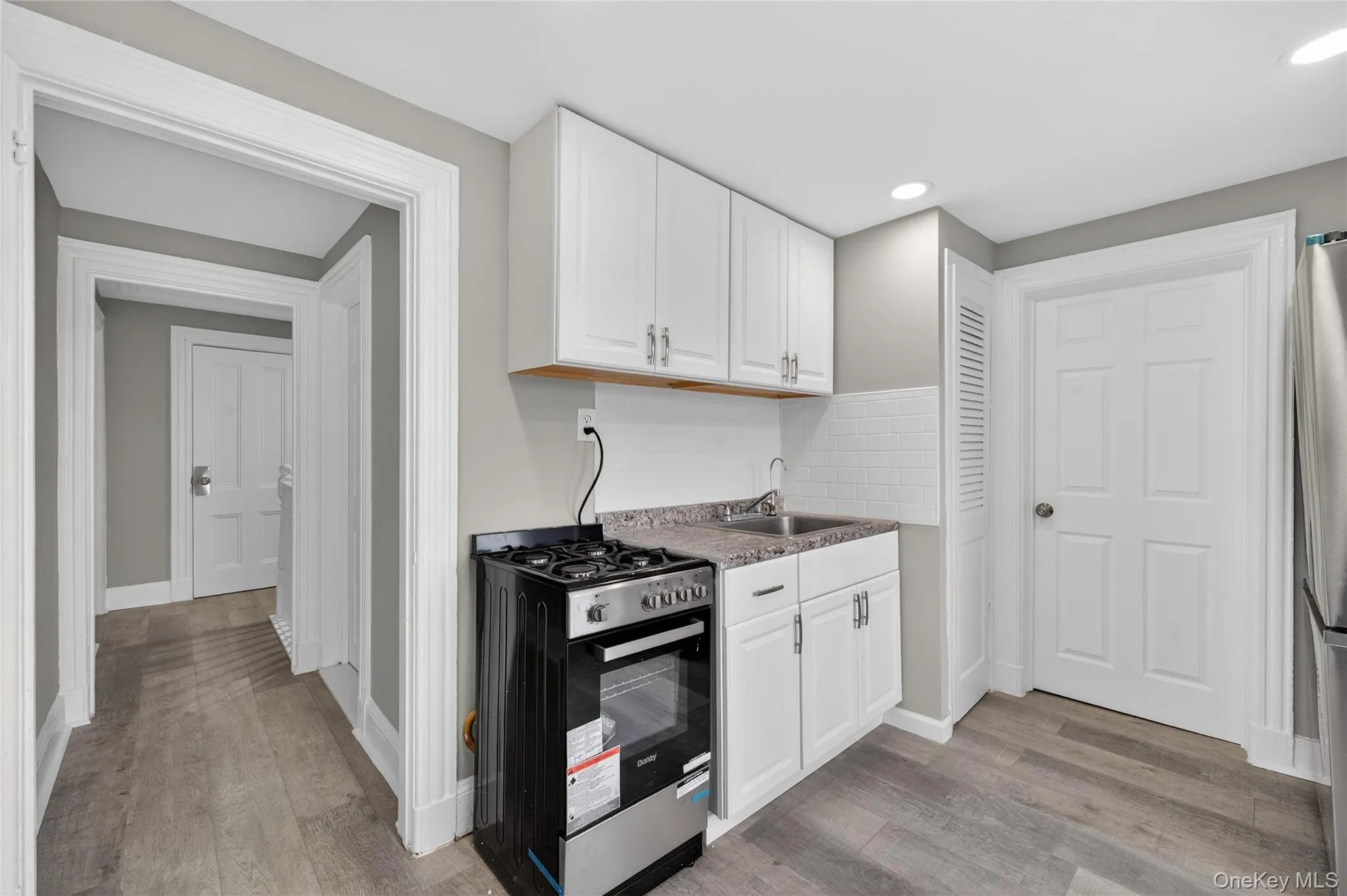 21 Maple Avenue, Brookhaven, NY, 3 Bedrooms Bedrooms, 7 Rooms Rooms,2 BathroomsBathrooms,Residential,For Rent,Maple,0,973219 21 Maple Avenue, Brookhaven, NY, 3 Bedrooms Bedrooms, 7 Rooms Rooms,2 BathroomsBathrooms,Residential,For Rent,Maple,0,973219