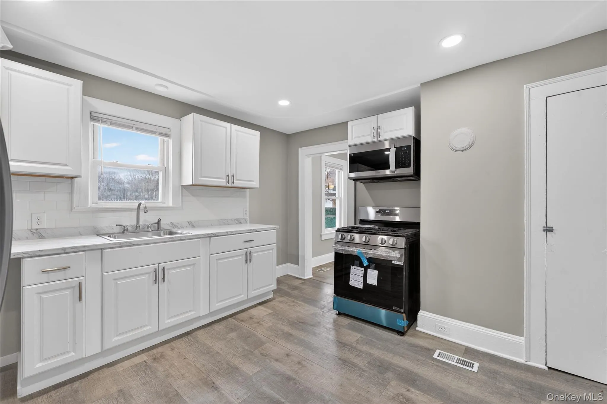 21 Maple Avenue, Brookhaven, NY, 3 Bedrooms Bedrooms, 7 Rooms Rooms,2 BathroomsBathrooms,Residential,For Rent,Maple,0,973219 21 Maple Avenue, Brookhaven, NY, 3 Bedrooms Bedrooms, 7 Rooms Rooms,2 BathroomsBathrooms,Residential,For Rent,Maple,0,973219