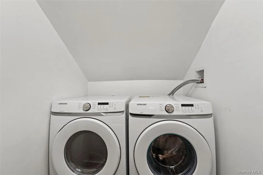 Laundry conveniently located upstairs Laundry conveniently located upstairs