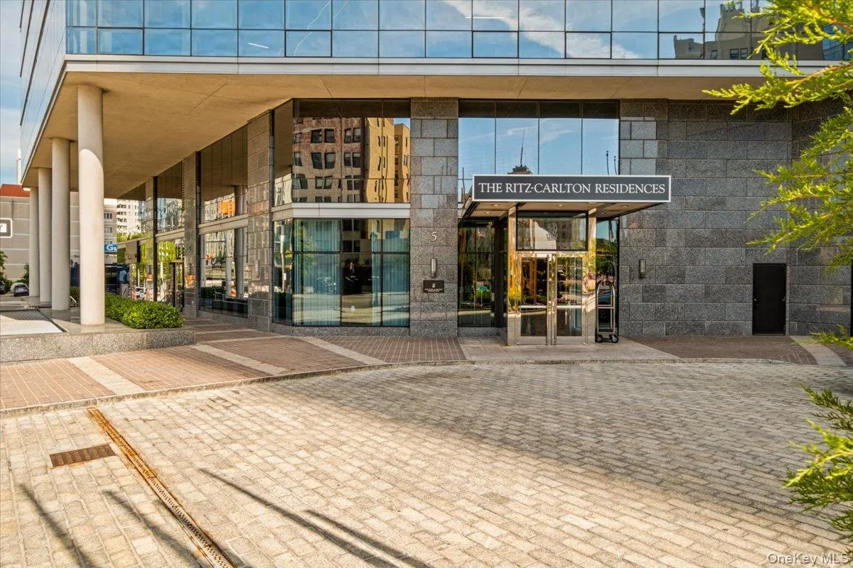 5 Renaissance Square, White Plains, NY, 2 Bedrooms Bedrooms, 7 Rooms Rooms,2 BathroomsBathrooms,Residential,For Rent,Renaissance,0,973253 5 Renaissance Square, White Plains, NY, 2 Bedrooms Bedrooms, 7 Rooms Rooms,2 BathroomsBathrooms,Residential,For Rent,Renaissance,0,973253