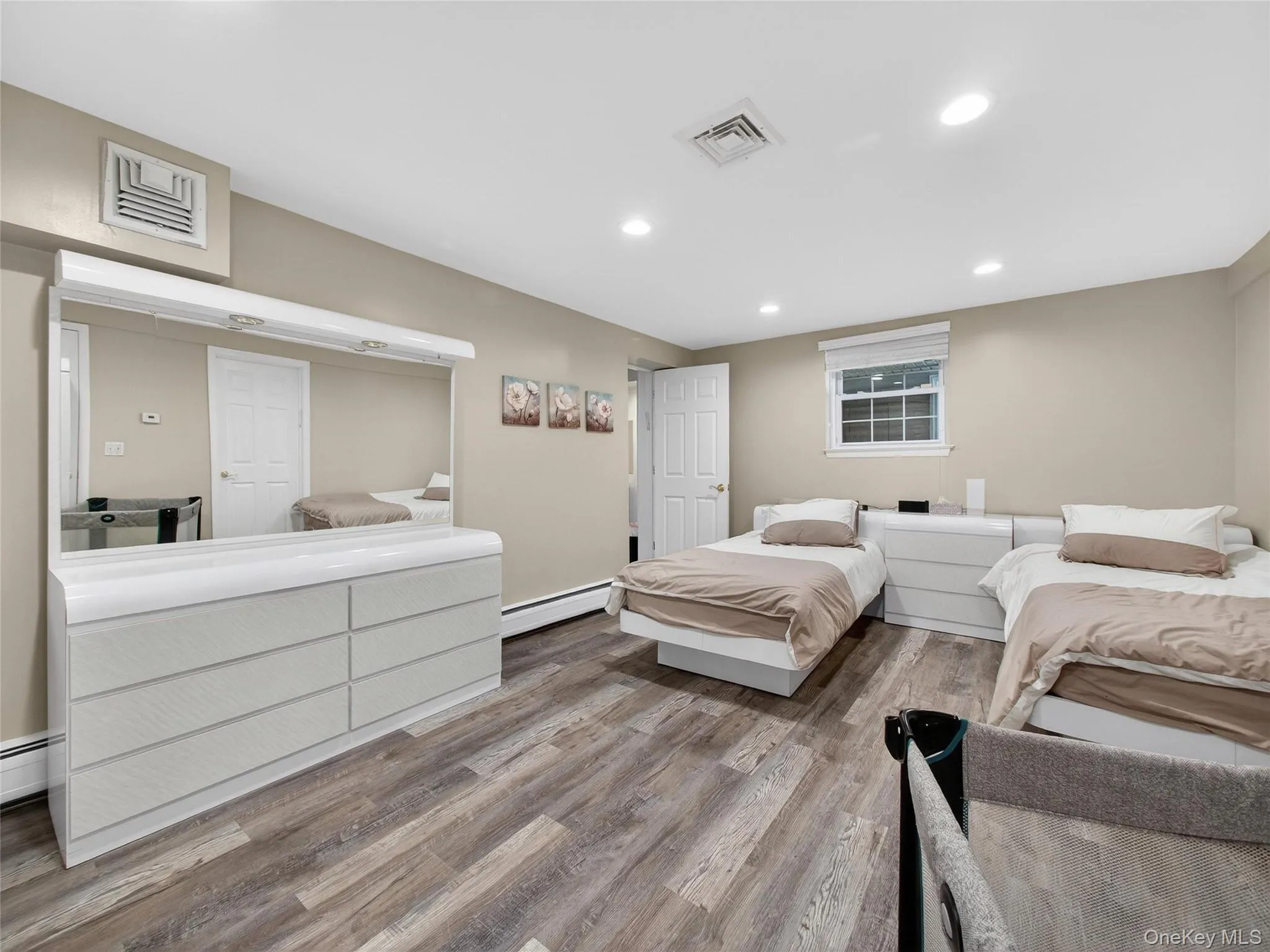 15 Victoria Drive, Ramapo, NY, 7 Bedrooms Bedrooms, 11 Rooms Rooms,3 BathroomsBathrooms,Residential,For Rent,Victoria,0,973254 15 Victoria Drive, Ramapo, NY, 7 Bedrooms Bedrooms, 11 Rooms Rooms,3 BathroomsBathrooms,Residential,For Rent,Victoria,0,973254