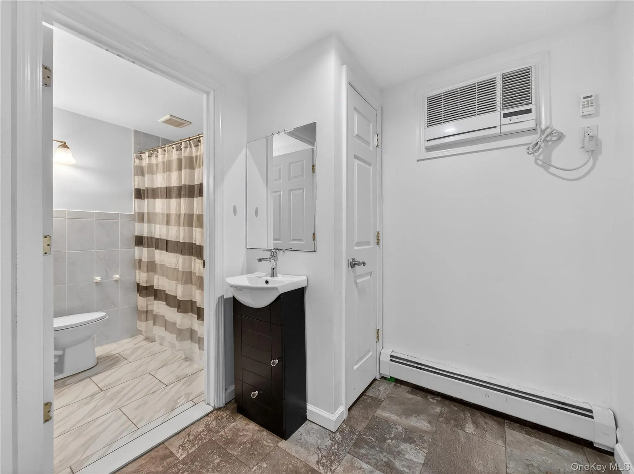 15 Victoria Drive, Ramapo, NY, 7 Bedrooms Bedrooms, 11 Rooms Rooms,3 BathroomsBathrooms,Residential,For Rent,Victoria,0,973254 15 Victoria Drive, Ramapo, NY, 7 Bedrooms Bedrooms, 11 Rooms Rooms,3 BathroomsBathrooms,Residential,For Rent,Victoria,0,973254