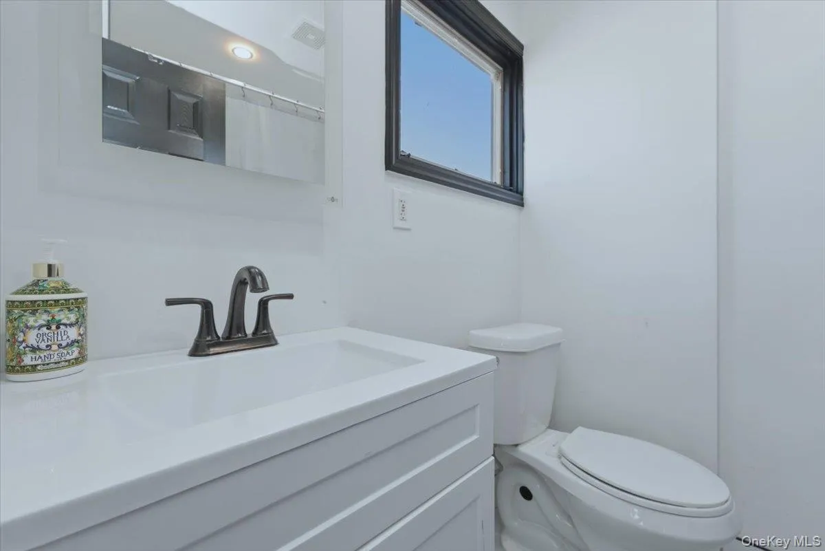 1895 Park Street, Hempstead, NY, 3 Bedrooms Bedrooms, 7 Rooms Rooms,2 BathroomsBathrooms,Residential,For Rent,Park,0,973256 1895 Park Street, Hempstead, NY, 3 Bedrooms Bedrooms, 7 Rooms Rooms,2 BathroomsBathrooms,Residential,For Rent,Park,0,973256
