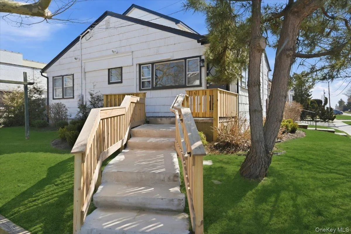 1895 Park Street, Hempstead, NY, 3 Bedrooms Bedrooms, 7 Rooms Rooms,2 BathroomsBathrooms,Residential,For Rent,Park,0,973256 1895 Park Street, Hempstead, NY, 3 Bedrooms Bedrooms, 7 Rooms Rooms,2 BathroomsBathrooms,Residential,For Rent,Park,0,973256
