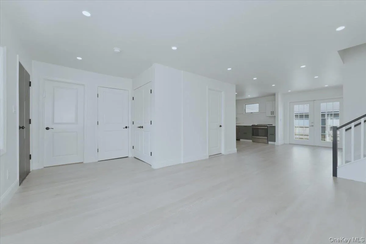 1895 Park Street, Hempstead, NY, 3 Bedrooms Bedrooms, 7 Rooms Rooms,2 BathroomsBathrooms,Residential,For Rent,Park,0,973256 1895 Park Street, Hempstead, NY, 3 Bedrooms Bedrooms, 7 Rooms Rooms,2 BathroomsBathrooms,Residential,For Rent,Park,0,973256