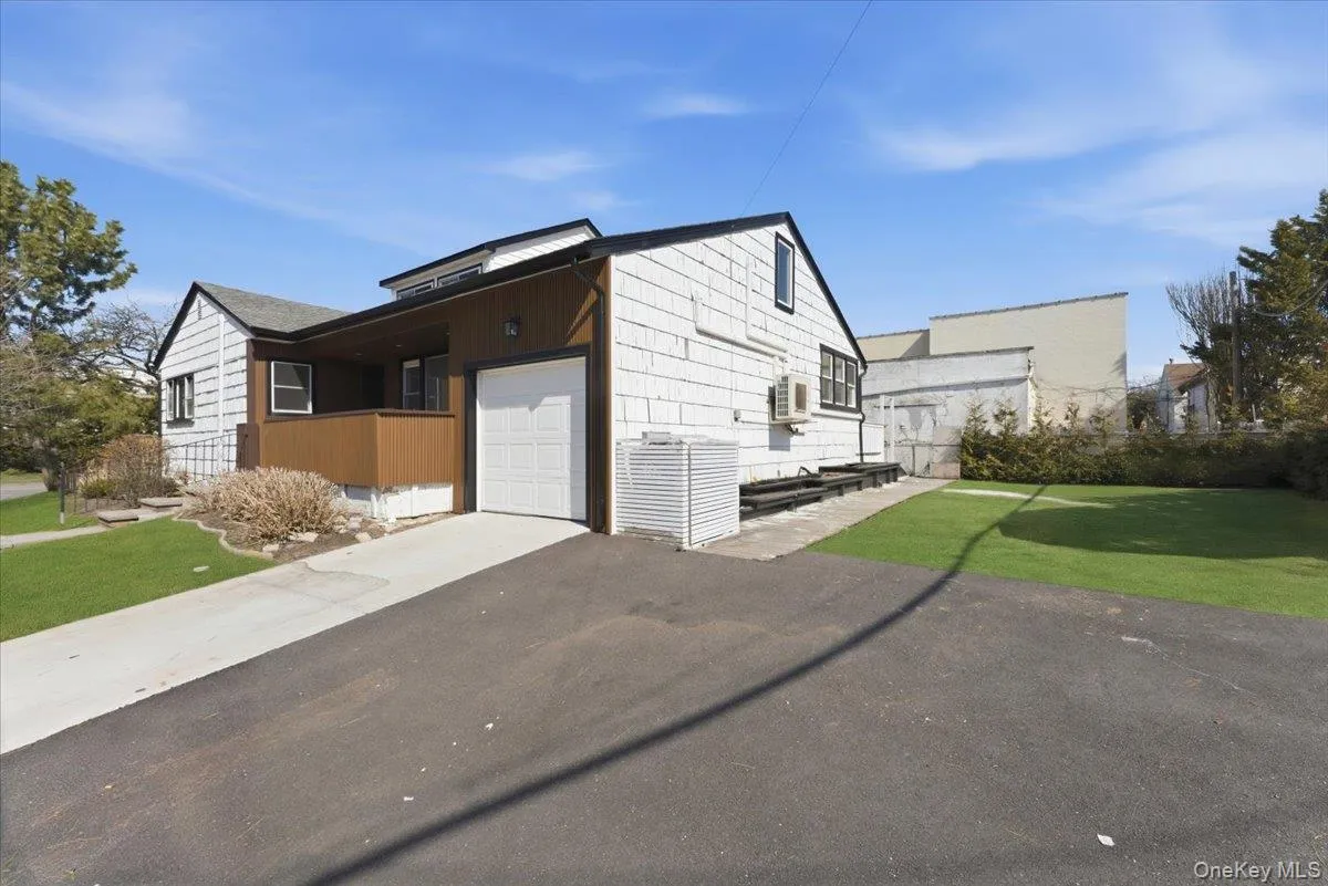 1895 Park Street, Hempstead, NY, 3 Bedrooms Bedrooms, 7 Rooms Rooms,2 BathroomsBathrooms,Residential,For Rent,Park,0,973256 1895 Park Street, Hempstead, NY, 3 Bedrooms Bedrooms, 7 Rooms Rooms,2 BathroomsBathrooms,Residential,For Rent,Park,0,973256