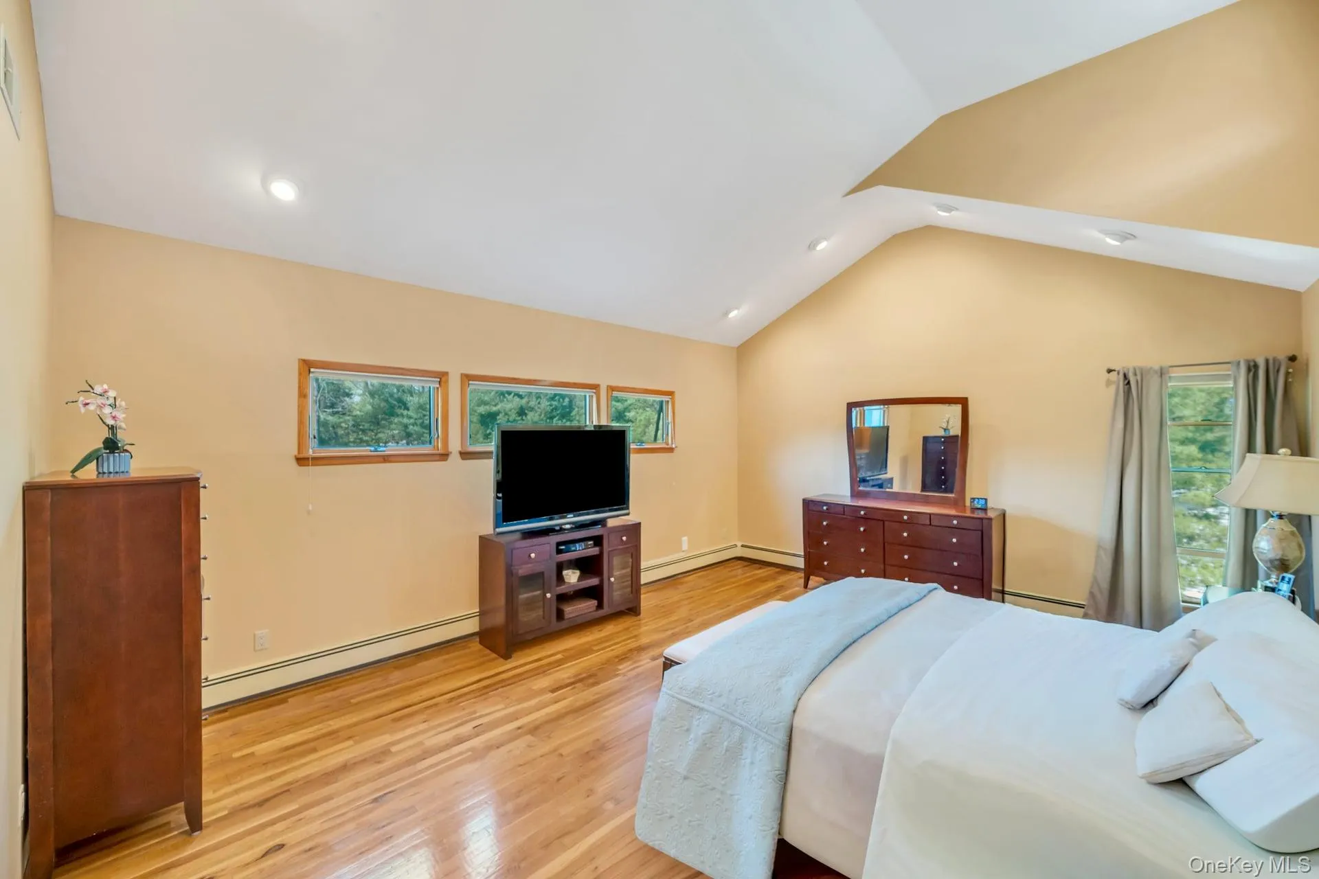 9 Artisan Avenue, Huntington, NY, 5 Bedrooms Bedrooms, 12 Rooms Rooms,3 BathroomsBathrooms,Residential,For Rent,Artisan,0,973281 9 Artisan Avenue, Huntington, NY, 5 Bedrooms Bedrooms, 12 Rooms Rooms,3 BathroomsBathrooms,Residential,For Rent,Artisan,0,973281