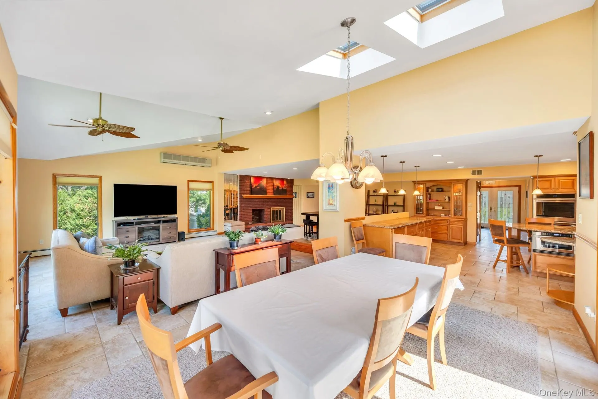 9 Artisan Avenue, Huntington, NY, 5 Bedrooms Bedrooms, 12 Rooms Rooms,3 BathroomsBathrooms,Residential,For Rent,Artisan,0,973281 9 Artisan Avenue, Huntington, NY, 5 Bedrooms Bedrooms, 12 Rooms Rooms,3 BathroomsBathrooms,Residential,For Rent,Artisan,0,973281