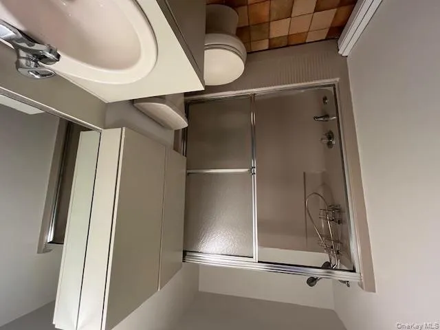 42 Sintsink Drive, North Hempstead, NY, 2 Bedrooms Bedrooms, 5 Rooms Rooms,2 BathroomsBathrooms,Residential Lease,For Rent,Sintsink,0,973282 42 Sintsink Drive, North Hempstead, NY, 2 Bedrooms Bedrooms, 5 Rooms Rooms,2 BathroomsBathrooms,Residential Lease,For Rent,Sintsink,0,973282