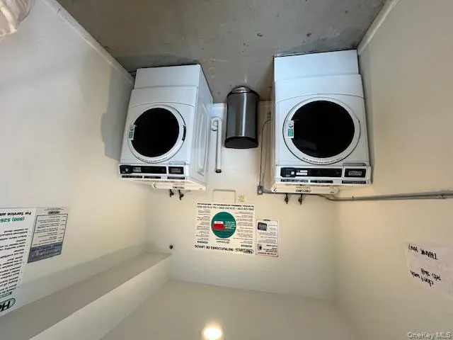 42 Sintsink Drive, North Hempstead, NY, 2 Bedrooms Bedrooms, 5 Rooms Rooms,2 BathroomsBathrooms,Residential Lease,For Rent,Sintsink,0,973282 42 Sintsink Drive, North Hempstead, NY, 2 Bedrooms Bedrooms, 5 Rooms Rooms,2 BathroomsBathrooms,Residential Lease,For Rent,Sintsink,0,973282