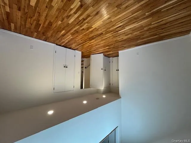 42 Sintsink Drive, North Hempstead, NY, 2 Bedrooms Bedrooms, 5 Rooms Rooms,2 BathroomsBathrooms,Residential Lease,For Rent,Sintsink,0,973282 42 Sintsink Drive, North Hempstead, NY, 2 Bedrooms Bedrooms, 5 Rooms Rooms,2 BathroomsBathrooms,Residential Lease,For Rent,Sintsink,0,973282