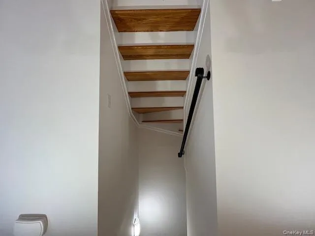 42 Sintsink Drive, North Hempstead, NY, 2 Bedrooms Bedrooms, 5 Rooms Rooms,2 BathroomsBathrooms,Residential Lease,For Rent,Sintsink,0,973282 42 Sintsink Drive, North Hempstead, NY, 2 Bedrooms Bedrooms, 5 Rooms Rooms,2 BathroomsBathrooms,Residential Lease,For Rent,Sintsink,0,973282