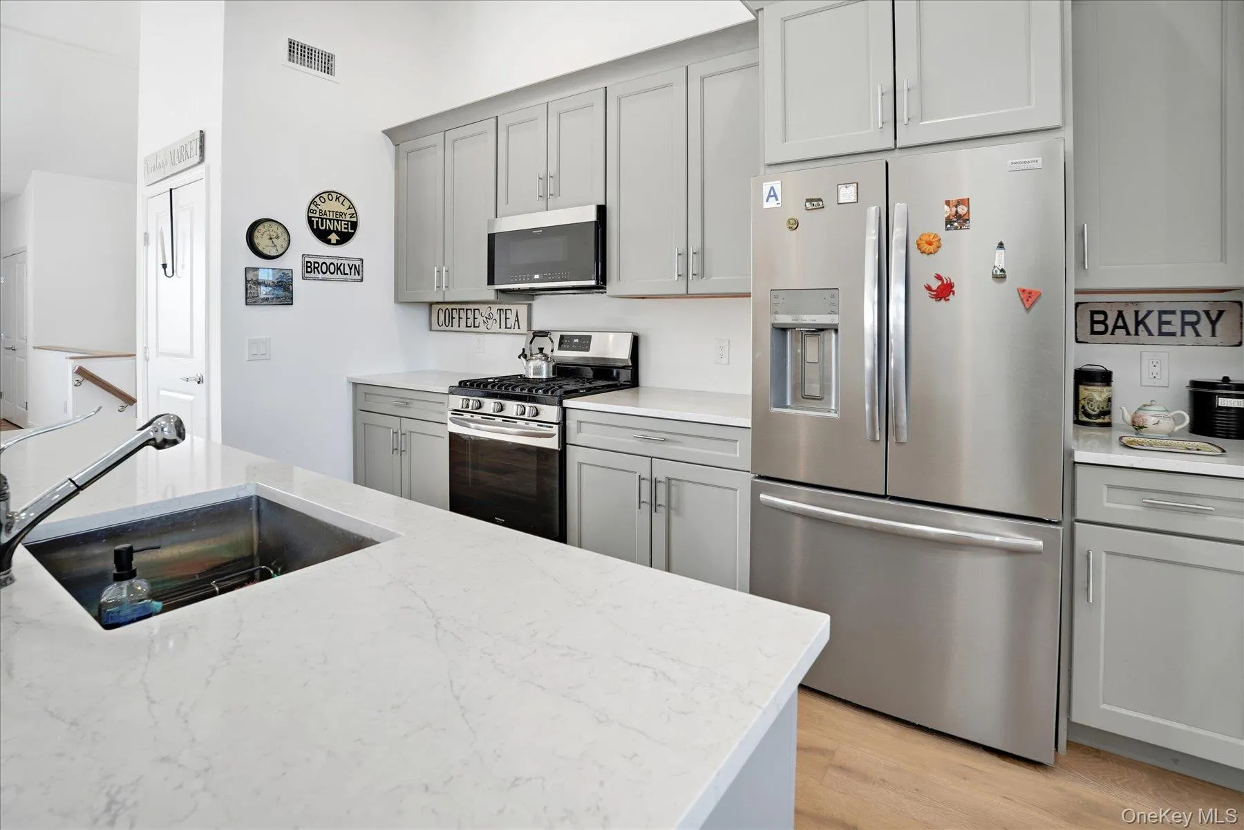 272 Silver Timber Drive, Brookhaven, NY, 2 Bedrooms Bedrooms, 5 Rooms Rooms,2 BathroomsBathrooms,Residential,For Rent,Silver Timber,0,973285 272 Silver Timber Drive, Brookhaven, NY, 2 Bedrooms Bedrooms, 5 Rooms Rooms,2 BathroomsBathrooms,Residential,For Rent,Silver Timber,0,973285