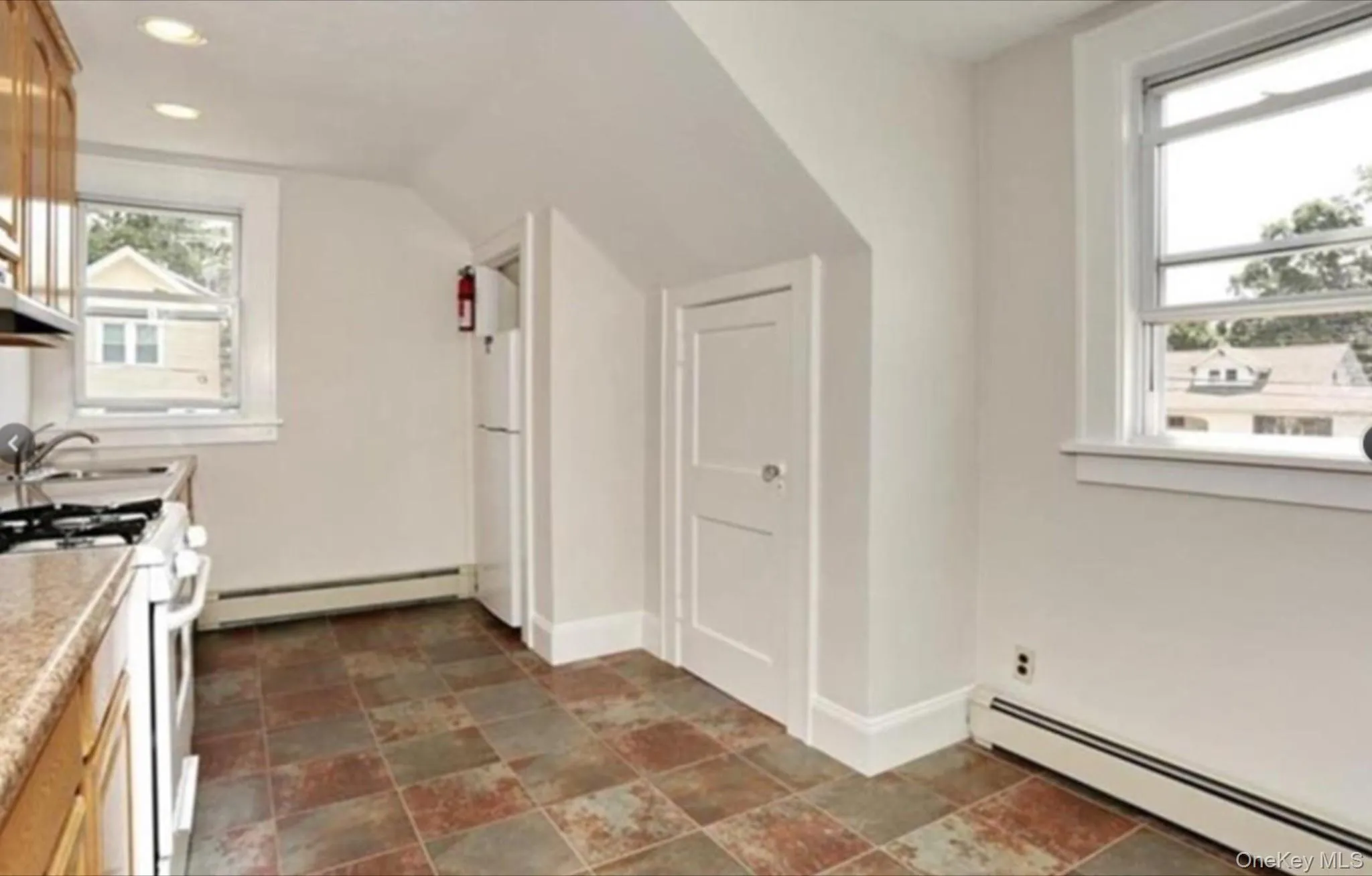 298 Middletown Road, Clarkstown, NY, 1 Bedroom Bedrooms, 4 Rooms Rooms,1 BathroomBathrooms,Residential Lease,For Rent,Middletown,0,973290 298 Middletown Road, Clarkstown, NY, 1 Bedroom Bedrooms, 4 Rooms Rooms,1 BathroomBathrooms,Residential Lease,For Rent,Middletown,0,973290