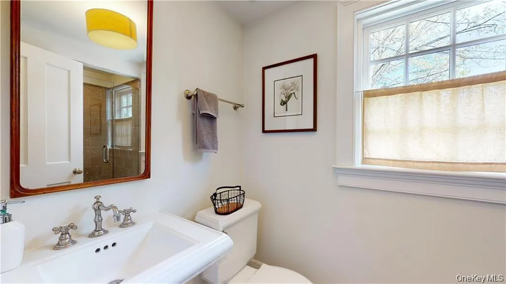 25 East Street, Lewisboro, NY, 4 Bedrooms Bedrooms, 10 Rooms Rooms,3 BathroomsBathrooms,Residential Lease,For Rent,East,0,973316 25 East Street, Lewisboro, NY, 4 Bedrooms Bedrooms, 10 Rooms Rooms,3 BathroomsBathrooms,Residential Lease,For Rent,East,0,973316