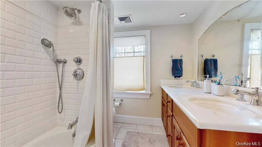25 East Street, Lewisboro, NY, 4 Bedrooms Bedrooms, 10 Rooms Rooms,3 BathroomsBathrooms,Residential Lease,For Rent,East,0,973316 25 East Street, Lewisboro, NY, 4 Bedrooms Bedrooms, 10 Rooms Rooms,3 BathroomsBathrooms,Residential Lease,For Rent,East,0,973316