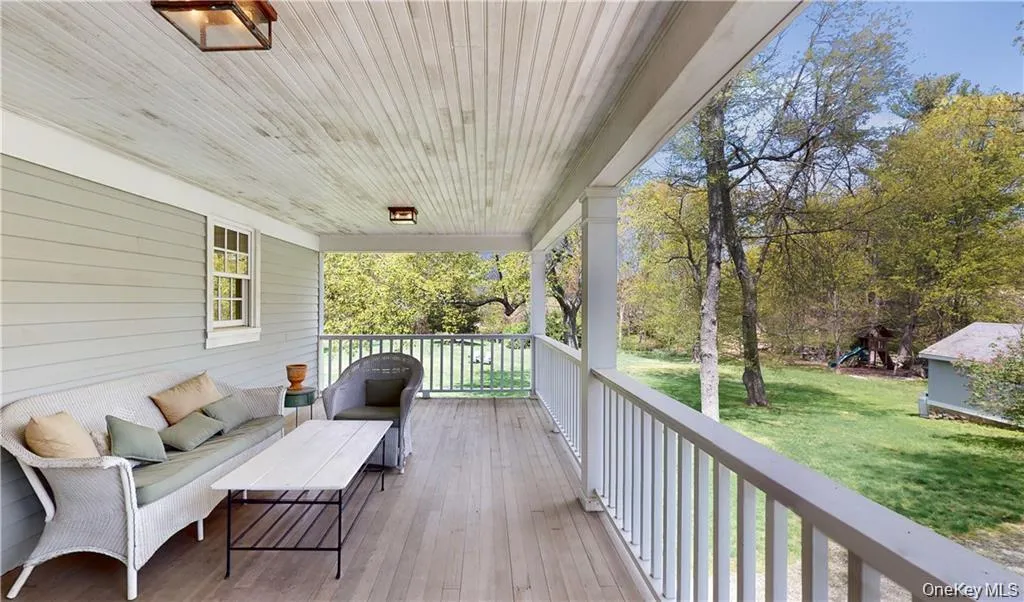 25 East Street, Lewisboro, NY, 4 Bedrooms Bedrooms, 10 Rooms Rooms,3 BathroomsBathrooms,Residential Lease,For Rent,East,0,973316 25 East Street, Lewisboro, NY, 4 Bedrooms Bedrooms, 10 Rooms Rooms,3 BathroomsBathrooms,Residential Lease,For Rent,East,0,973316