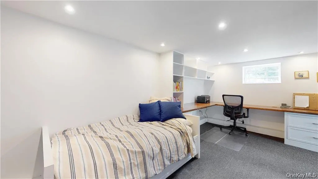 25 East Street, Lewisboro, NY, 4 Bedrooms Bedrooms, 10 Rooms Rooms,3 BathroomsBathrooms,Residential Lease,For Rent,East,0,973316 25 East Street, Lewisboro, NY, 4 Bedrooms Bedrooms, 10 Rooms Rooms,3 BathroomsBathrooms,Residential Lease,For Rent,East,0,973316