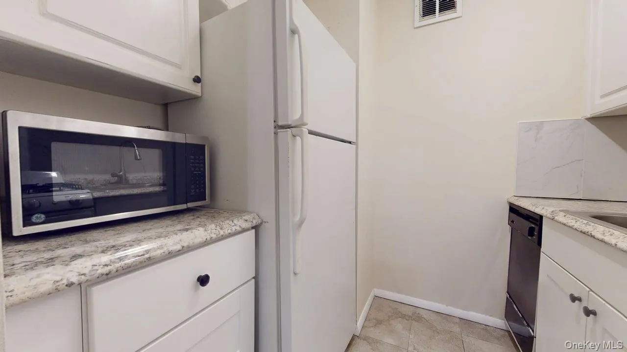 87-30 62nd Avenue, New York, NY, 2 Rooms Rooms,1 BathroomBathrooms,Residential Lease,For Rent,62nd,0,973330 87-30 62nd Avenue, New York, NY, 2 Rooms Rooms,1 BathroomBathrooms,Residential Lease,For Rent,62nd,0,973330