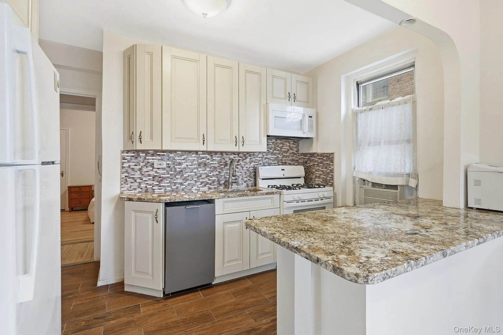 601 Pelham Parkway, New York, NY, 2 Bedrooms Bedrooms, 6 Rooms Rooms,2 BathroomsBathrooms,Residential,For Rent,Pelham,0,973351 601 Pelham Parkway, New York, NY, 2 Bedrooms Bedrooms, 6 Rooms Rooms,2 BathroomsBathrooms,Residential,For Rent,Pelham,0,973351