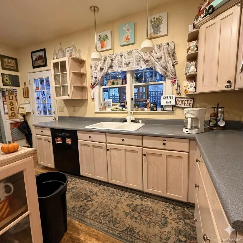 45 Maple Street, Montgomery, NY, 3 Bedrooms Bedrooms, 8 Rooms Rooms,2 BathroomsBathrooms,Residential,For Rent,Maple,0,973360 45 Maple Street, Montgomery, NY, 3 Bedrooms Bedrooms, 8 Rooms Rooms,2 BathroomsBathrooms,Residential,For Rent,Maple,0,973360