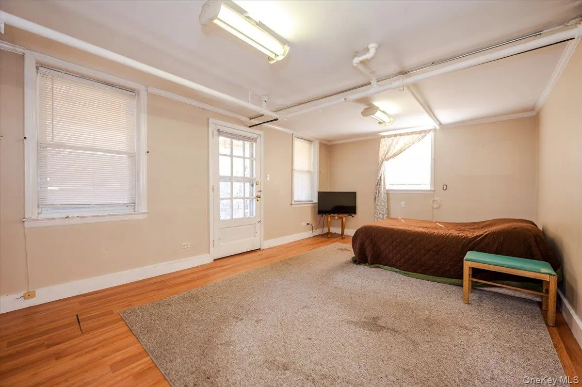 1776 Seminole Avenue, New York, NY, 4 Bedrooms Bedrooms, 8 Rooms Rooms,1 BathroomBathrooms,Residential,For Rent,Seminole,0,973363 1776 Seminole Avenue, New York, NY, 4 Bedrooms Bedrooms, 8 Rooms Rooms,1 BathroomBathrooms,Residential,For Rent,Seminole,0,973363