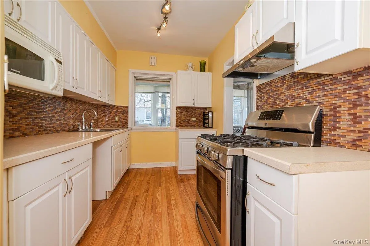 1776 Seminole Avenue, New York, NY, 4 Bedrooms Bedrooms, 8 Rooms Rooms,1 BathroomBathrooms,Residential,For Rent,Seminole,0,973363 1776 Seminole Avenue, New York, NY, 4 Bedrooms Bedrooms, 8 Rooms Rooms,1 BathroomBathrooms,Residential,For Rent,Seminole,0,973363
