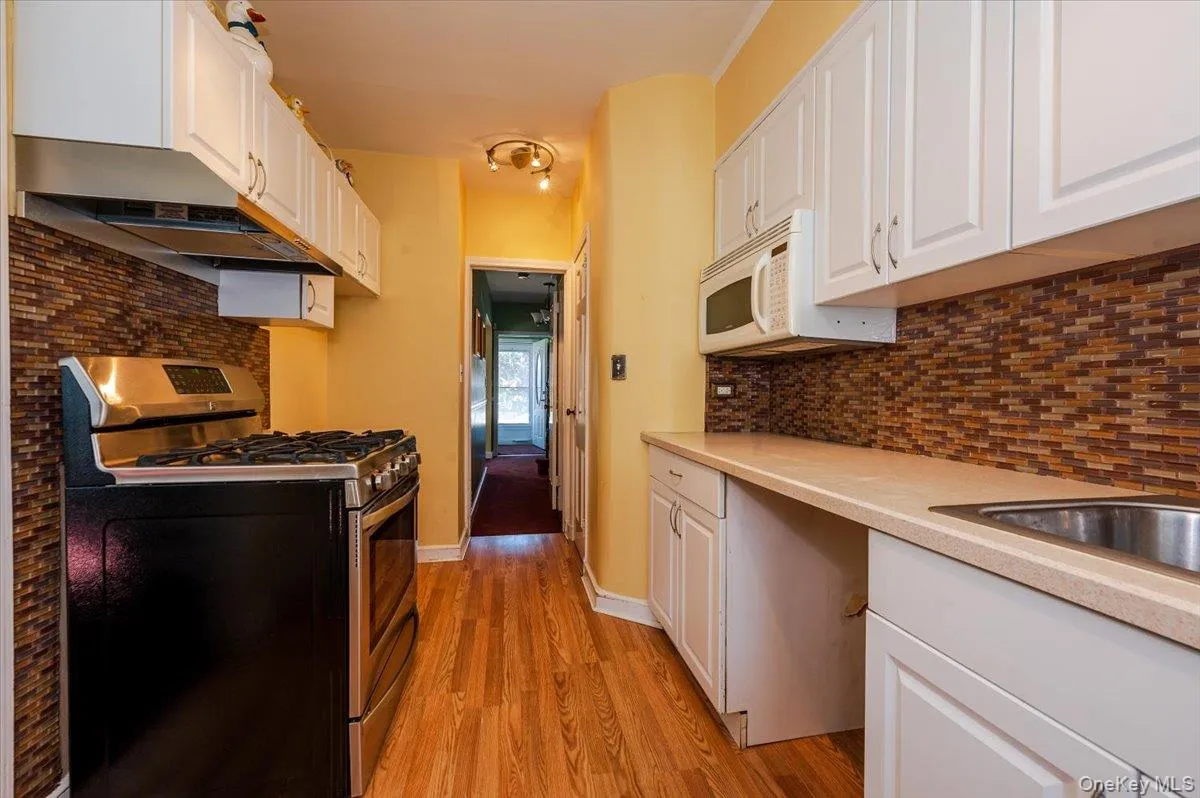 1776 Seminole Avenue, New York, NY, 4 Bedrooms Bedrooms, 8 Rooms Rooms,1 BathroomBathrooms,Residential,For Rent,Seminole,0,973363 1776 Seminole Avenue, New York, NY, 4 Bedrooms Bedrooms, 8 Rooms Rooms,1 BathroomBathrooms,Residential,For Rent,Seminole,0,973363