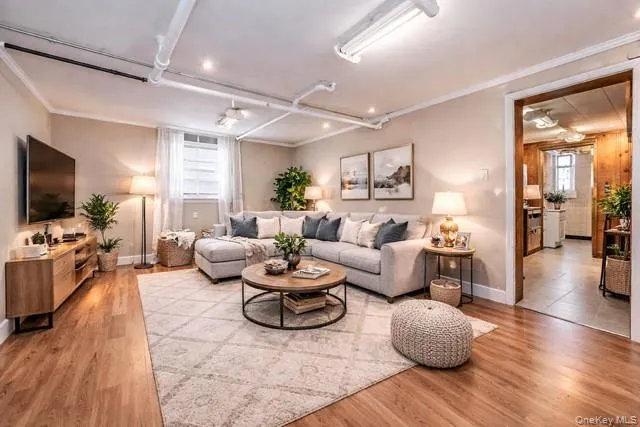 VR staged family room VR staged family room