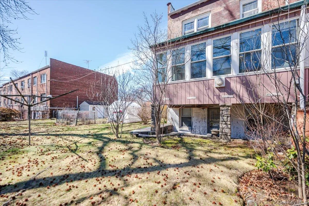 1776 Seminole Avenue, New York, NY, 4 Bedrooms Bedrooms, 8 Rooms Rooms,1 BathroomBathrooms,Residential,For Rent,Seminole,0,973363 1776 Seminole Avenue, New York, NY, 4 Bedrooms Bedrooms, 8 Rooms Rooms,1 BathroomBathrooms,Residential,For Rent,Seminole,0,973363