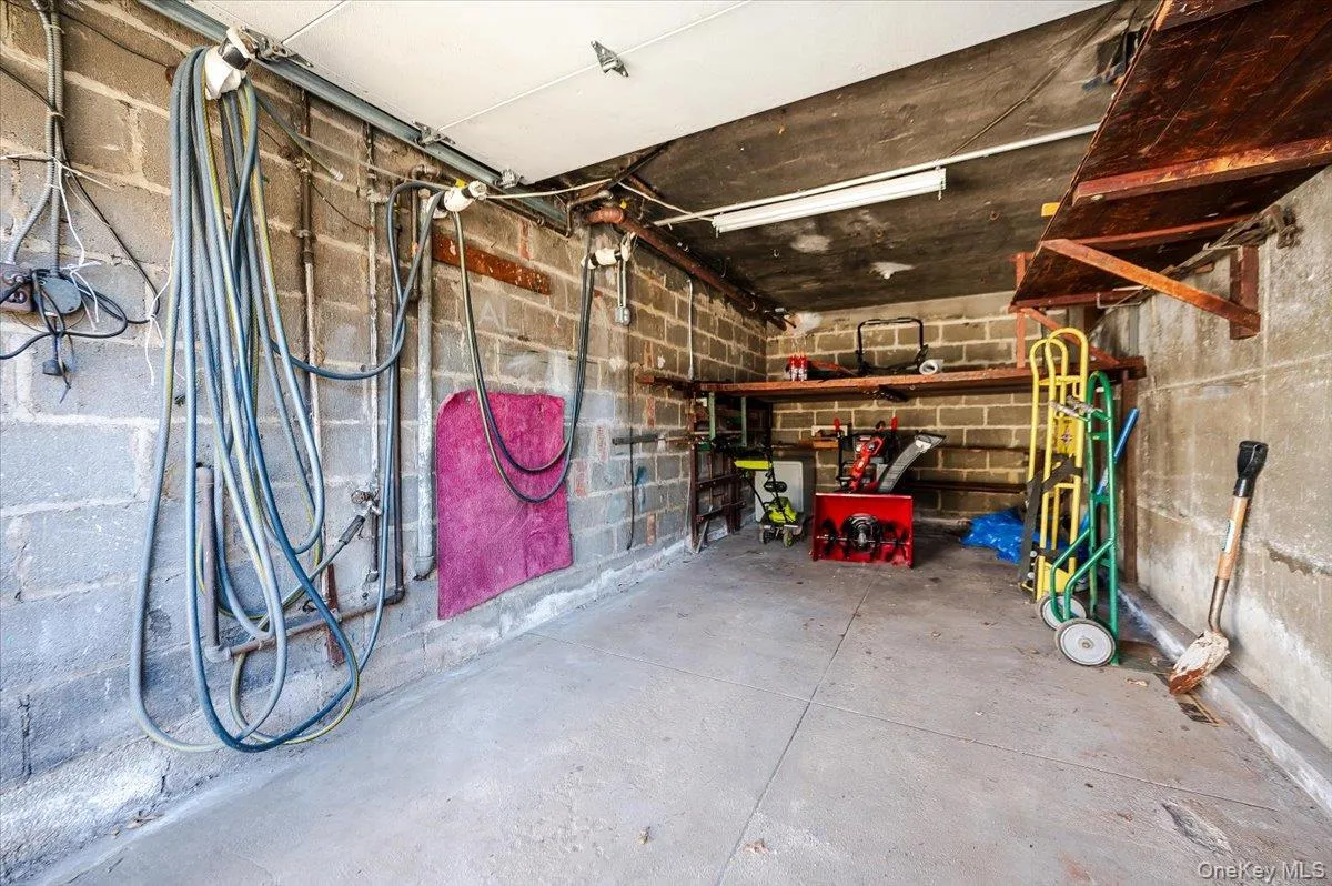 1776 Seminole Avenue, New York, NY, 4 Bedrooms Bedrooms, 8 Rooms Rooms,1 BathroomBathrooms,Residential,For Rent,Seminole,0,973363 1776 Seminole Avenue, New York, NY, 4 Bedrooms Bedrooms, 8 Rooms Rooms,1 BathroomBathrooms,Residential,For Rent,Seminole,0,973363