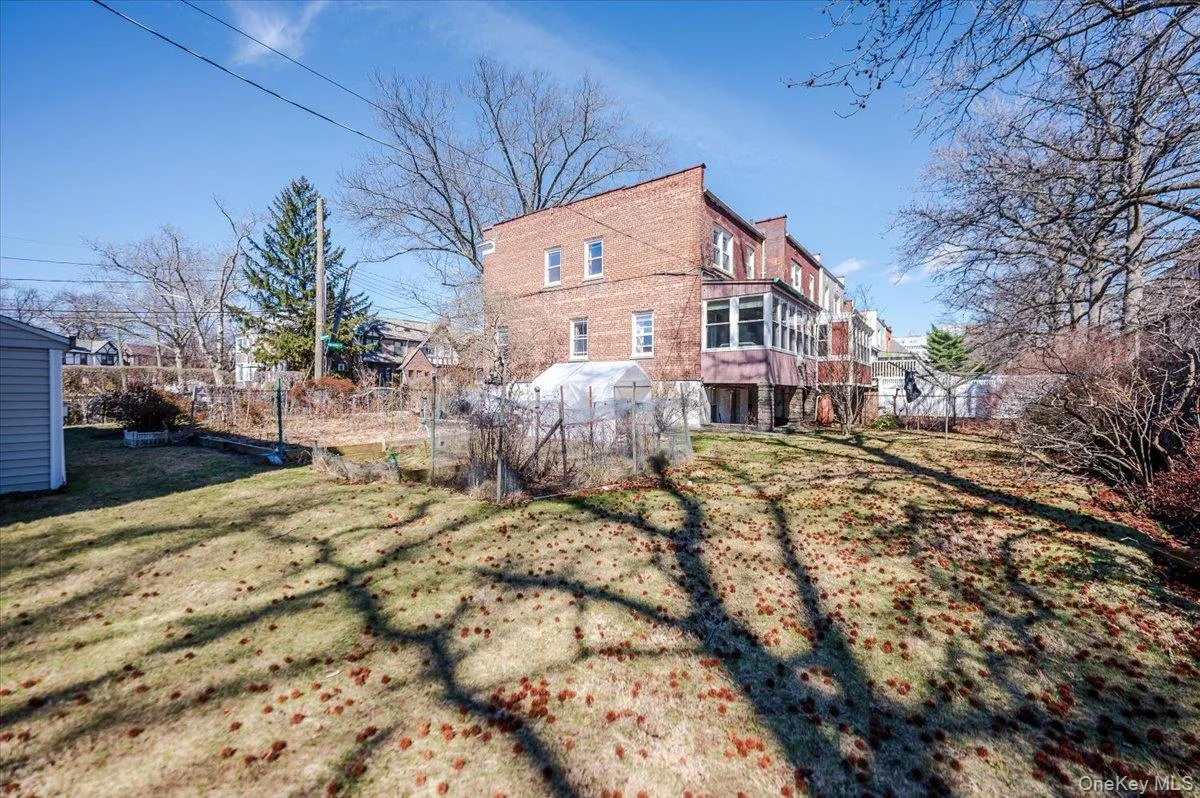 1776 Seminole Avenue, New York, NY, 4 Bedrooms Bedrooms, 8 Rooms Rooms,1 BathroomBathrooms,Residential,For Rent,Seminole,0,973363 1776 Seminole Avenue, New York, NY, 4 Bedrooms Bedrooms, 8 Rooms Rooms,1 BathroomBathrooms,Residential,For Rent,Seminole,0,973363