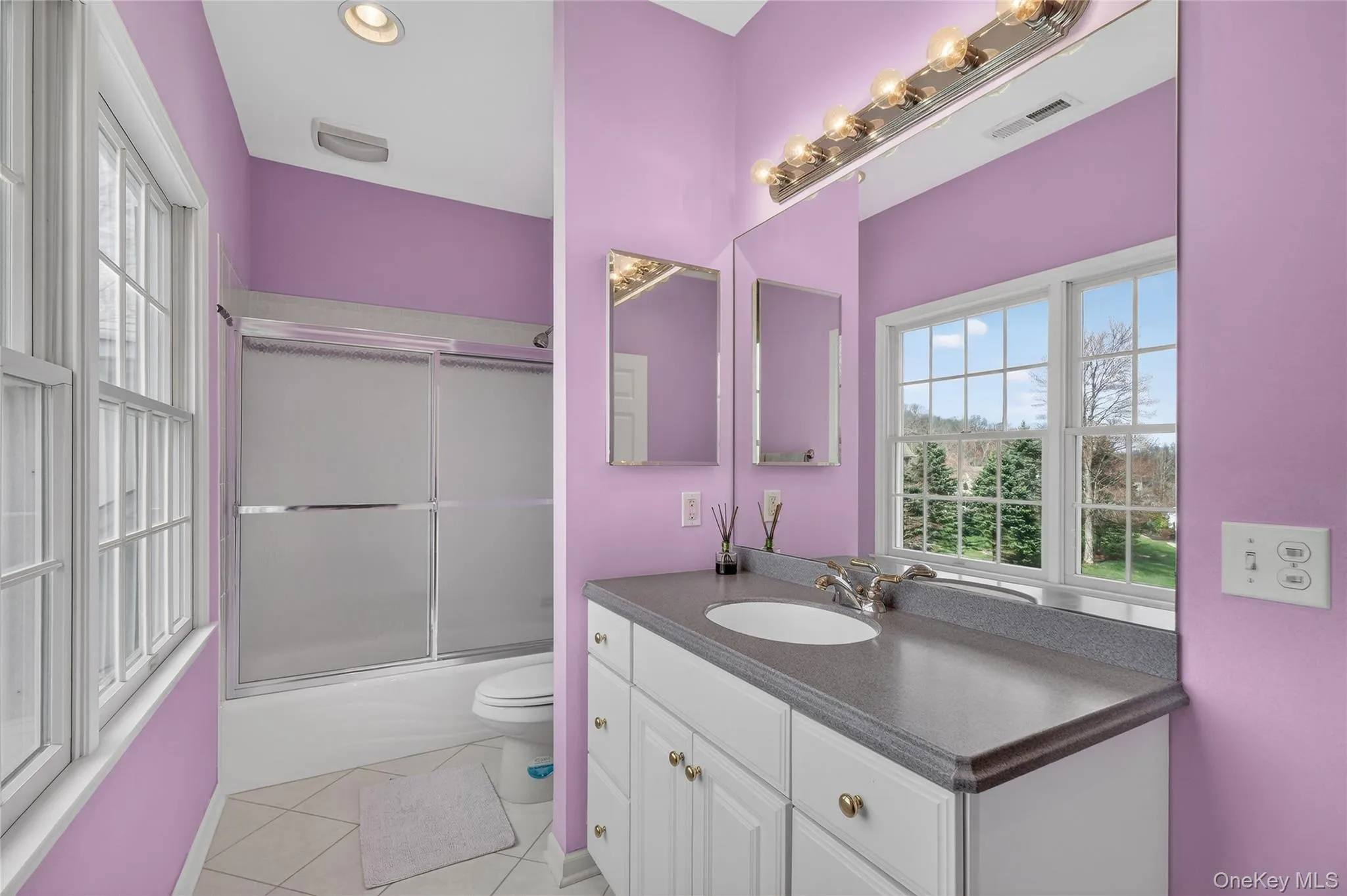 Ensuite bathroom. Ensuite bathroom.