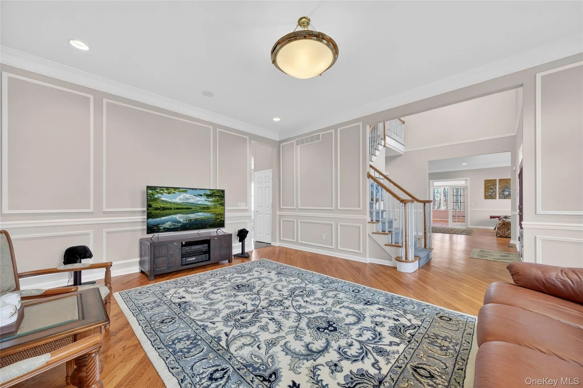 The dining room is open to the entry foyer. The dining room is open to the entry foyer.