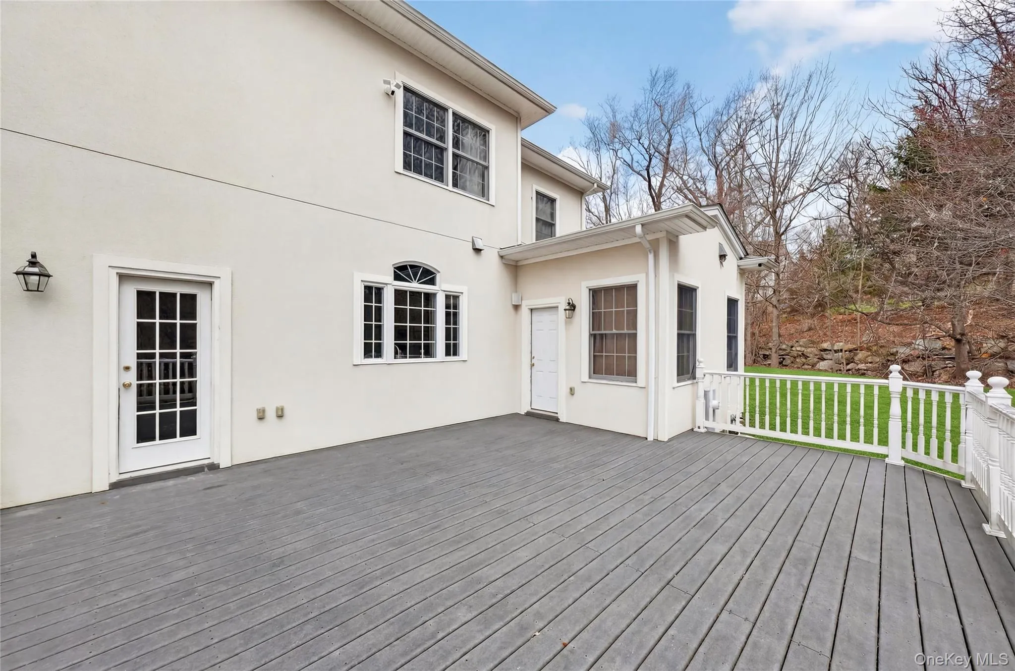 Large rear deck for outdoor entertaining. Large rear deck for outdoor entertaining.