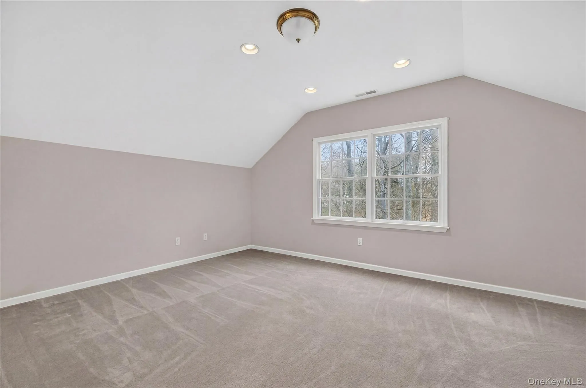 Virtually staged 5th bedroom on the upper level has an ensuite bathroom. Virtually staged 5th bedroom on the upper level has an ensuite bathroom.