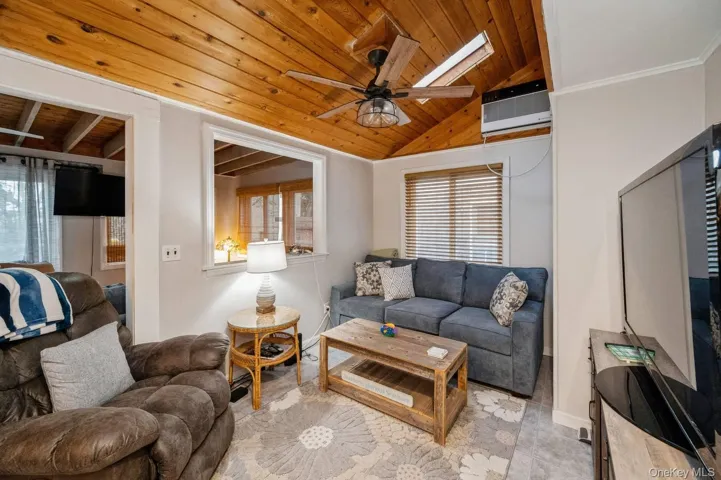 14 E Landing Road, Southampton, New York 11946