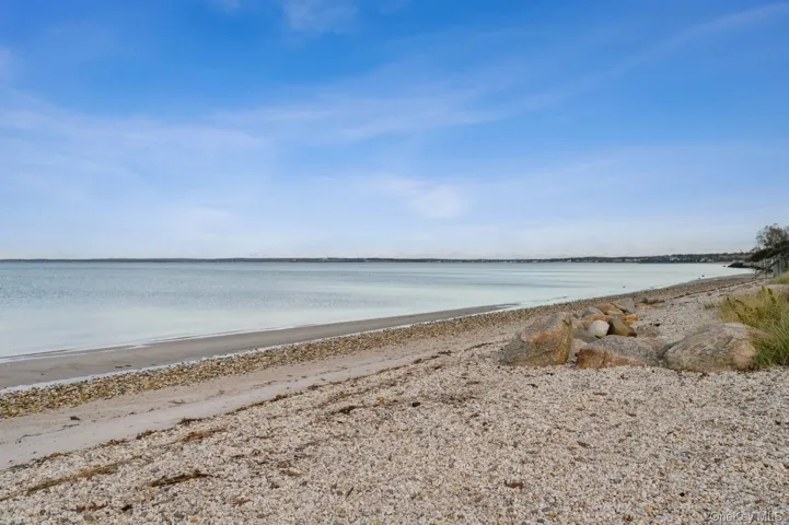 14 E Landing Road, Southampton, New York 11946