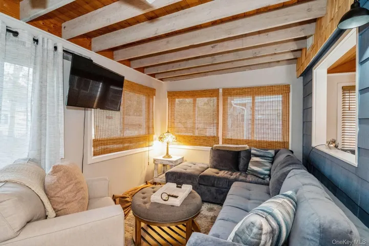 14 E Landing Road, Southampton, New York 11946